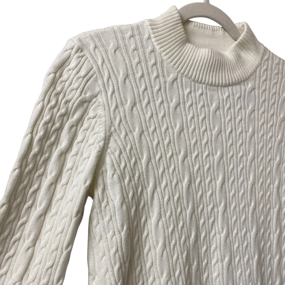 Lands’End white thick cotton cable knit long sleeve cozy warm sweater size small